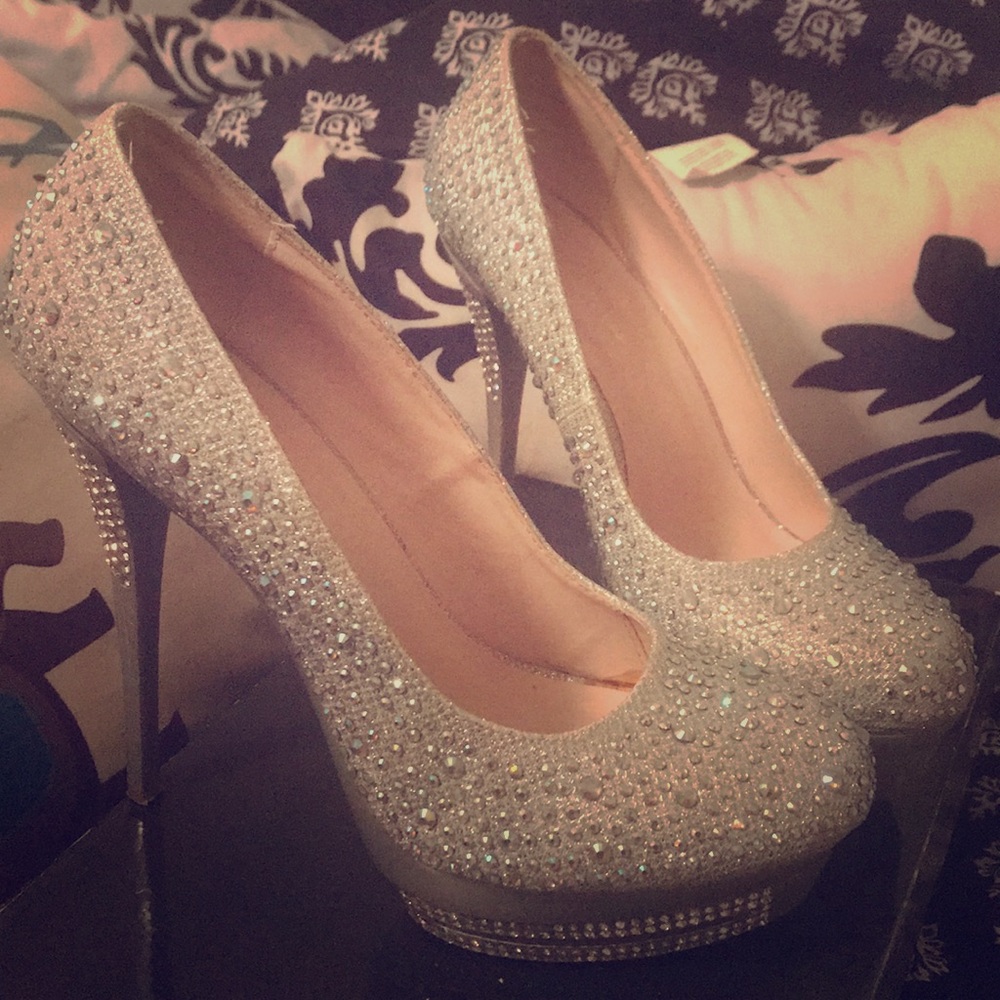 Rhinestone covered Pumps